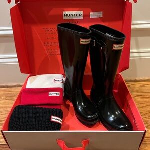Hunter Glossy Black Tall Boots Girls/Womens with 3 Pairs of Liners